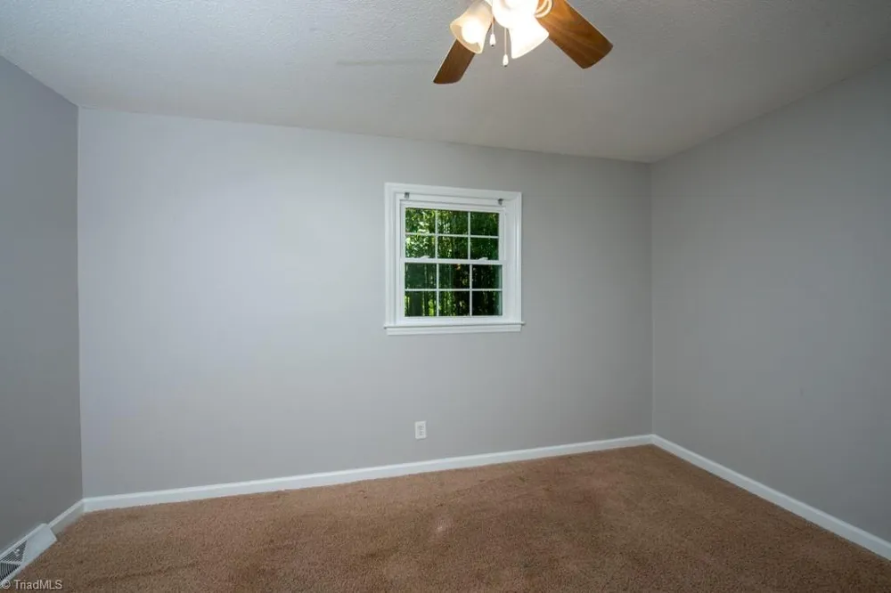 5809 Carriage Lane Greensboro, NC 27410