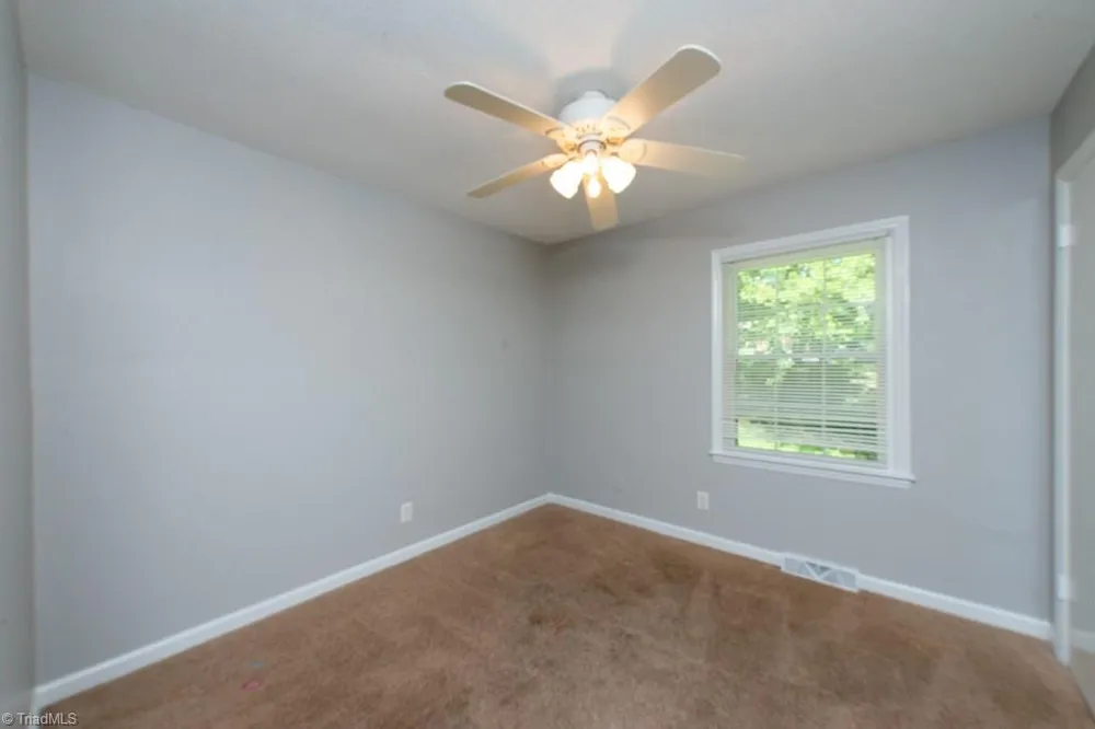 5809 Carriage Lane Greensboro, NC 27410