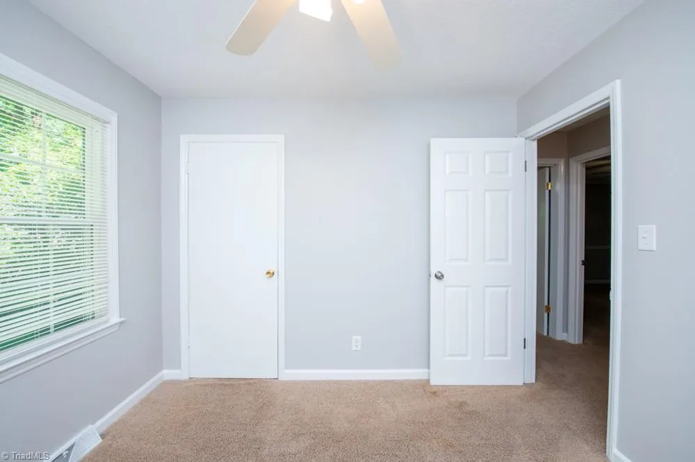 5809 Carriage Lane Greensboro, NC 27410