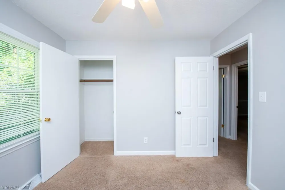 5809 Carriage Lane Greensboro, NC 27410