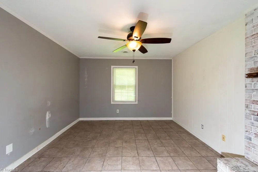 5809 Carriage Lane Greensboro, NC 27410