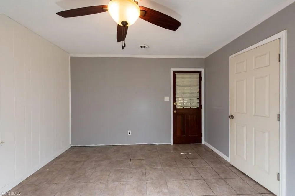 5809 Carriage Lane Greensboro, NC 27410