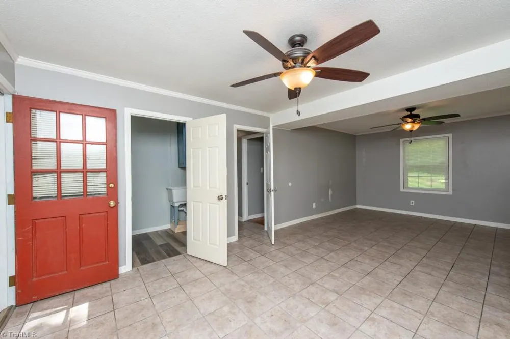 5809 Carriage Lane Greensboro, NC 27410