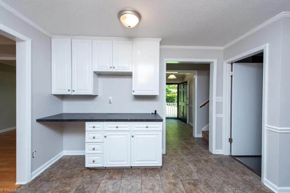 5809 Carriage Lane Greensboro, NC 27410