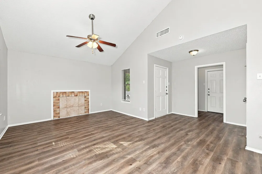 810 Bitter Creek Drive Dallas, TX 75217