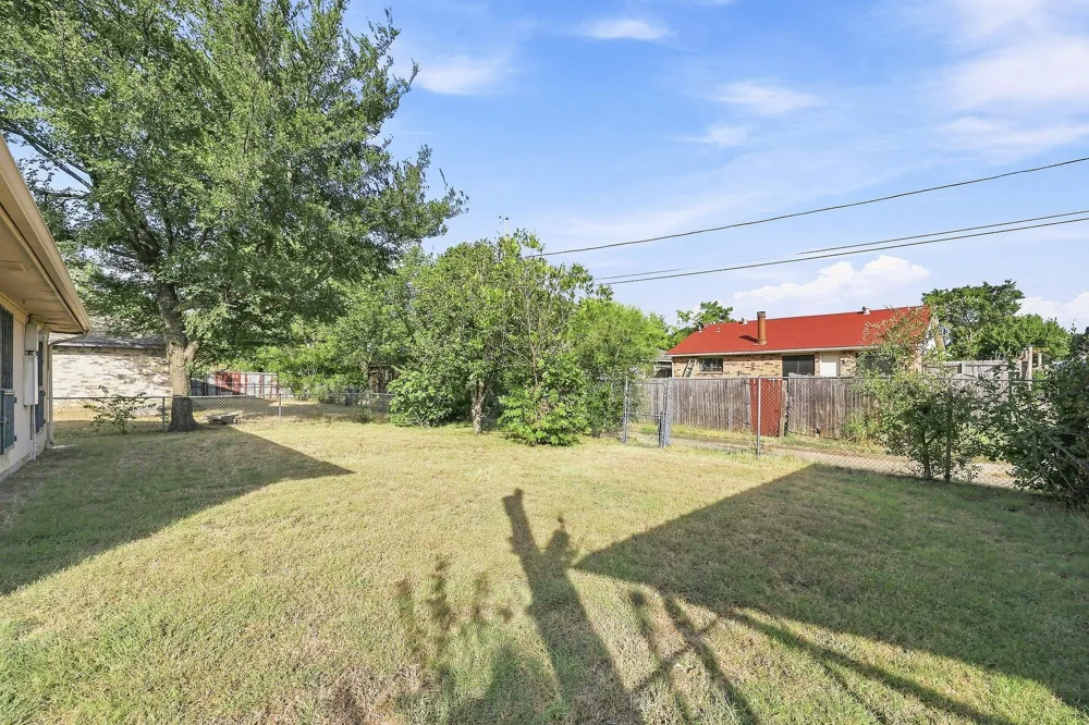 810 Bitter Creek Drive Dallas, TX 75217