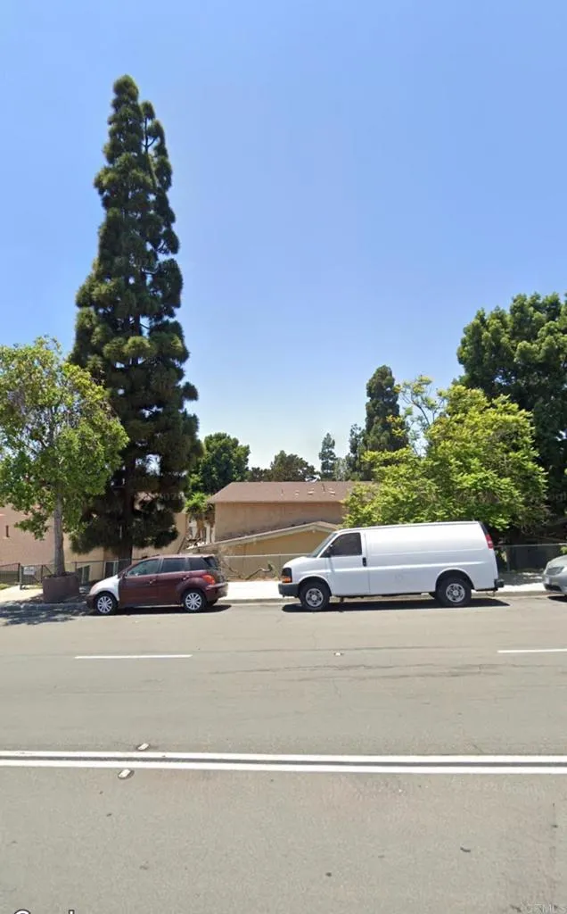 6886 Parkside Avenue San Diego, CA 92139