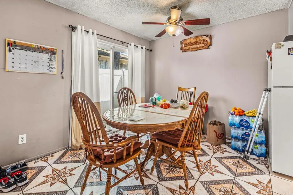 6886 Parkside Avenue San Diego, CA 92139