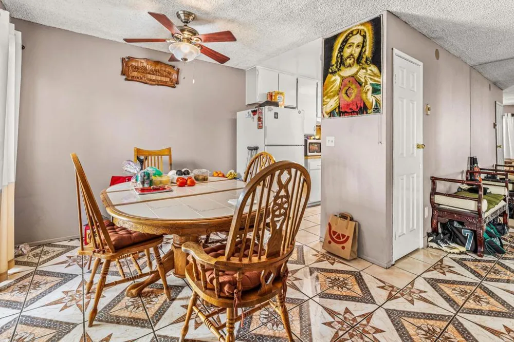 6886 Parkside Avenue San Diego, CA 92139