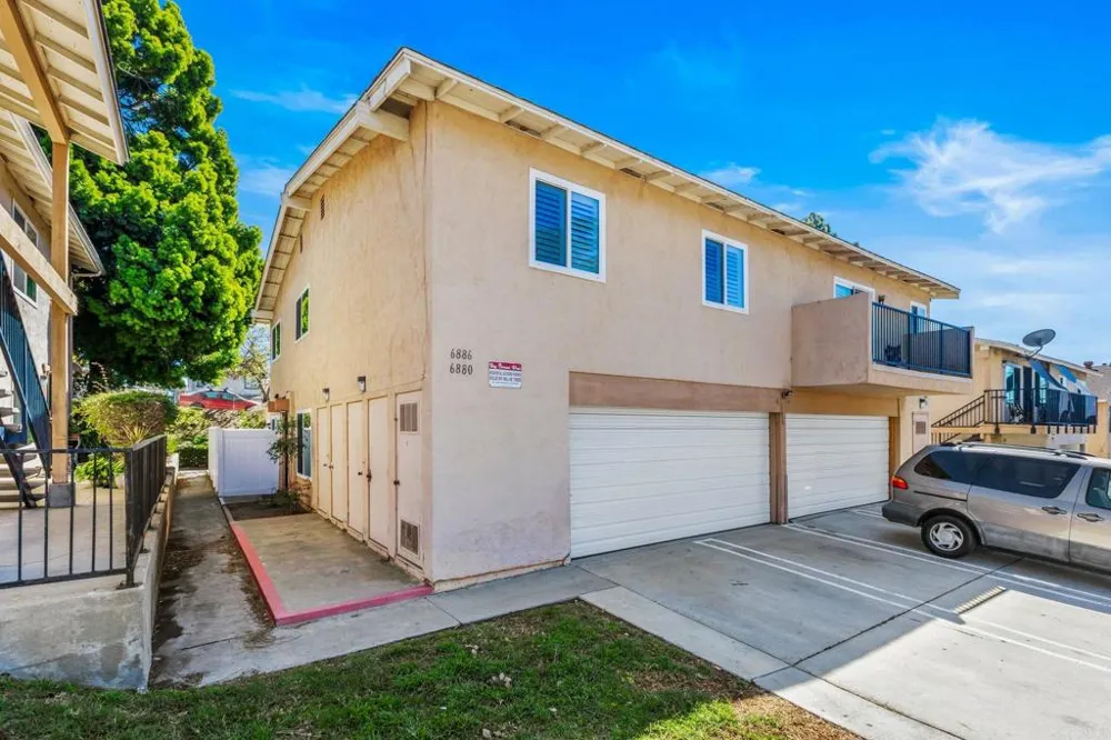 6886 Parkside Avenue San Diego, CA 92139