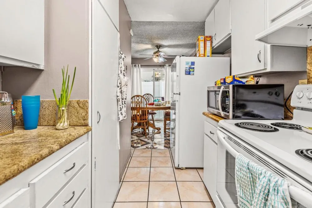 6886 Parkside Avenue San Diego, CA 92139
