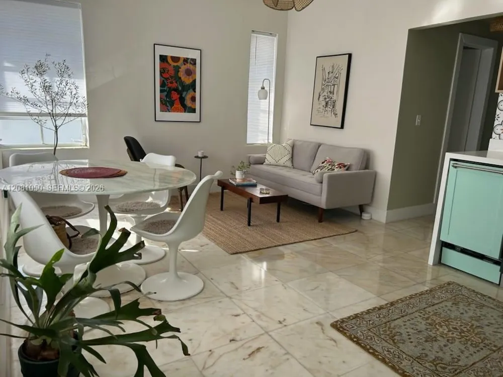801 8th St #201 Miami Beach, FL 33139