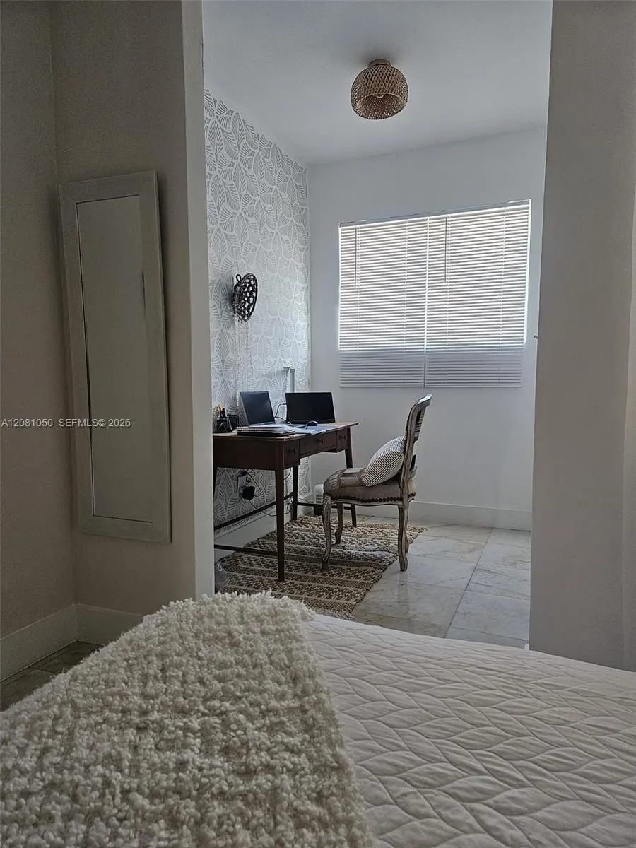 801 8th St #201 Miami Beach, FL 33139