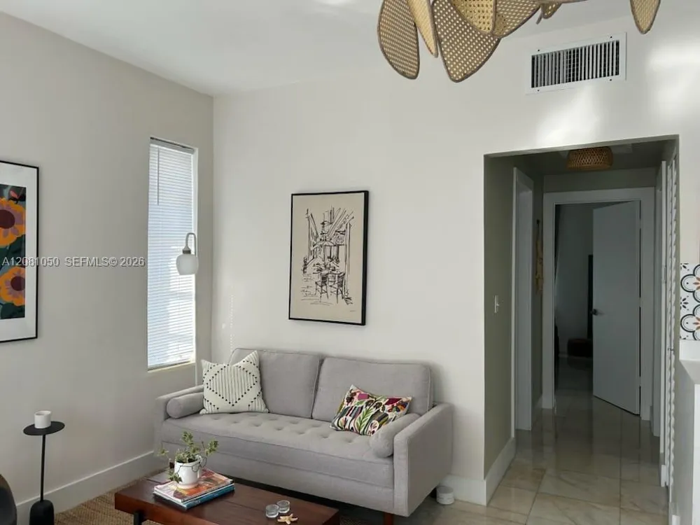 801 8th St #201 Miami Beach, FL 33139