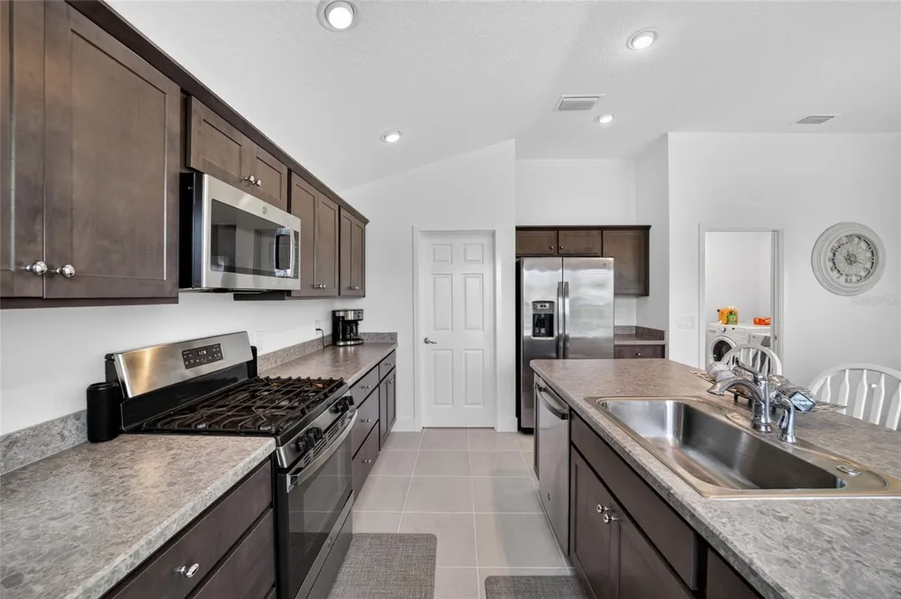 6305 DANIELSON LOOP The Villages, FL 32163