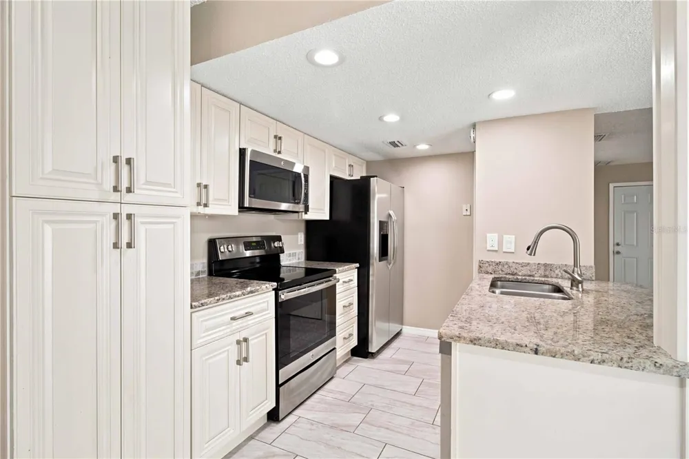 1006 LONGFELLOW COURT Sarasota, FL 34243