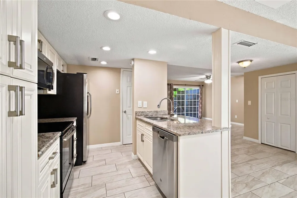 1006 LONGFELLOW COURT Sarasota, FL 34243