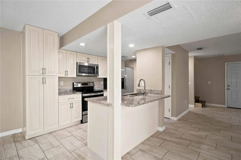 1006 LONGFELLOW COURT Sarasota, FL 34243