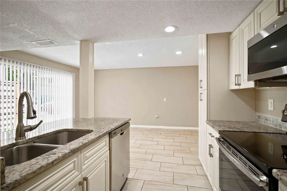 1006 LONGFELLOW COURT Sarasota, FL 34243