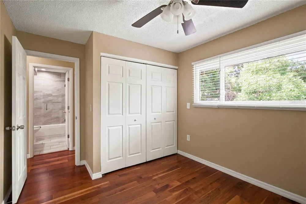 1006 LONGFELLOW COURT Sarasota, FL 34243