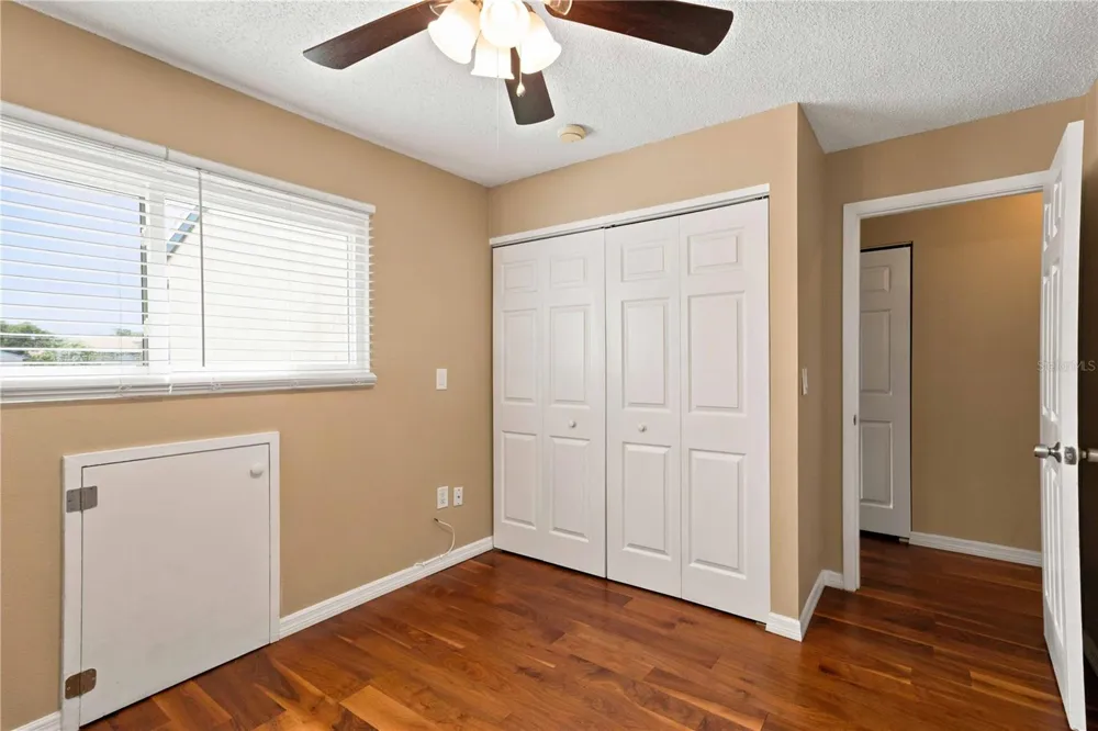 1006 LONGFELLOW COURT Sarasota, FL 34243