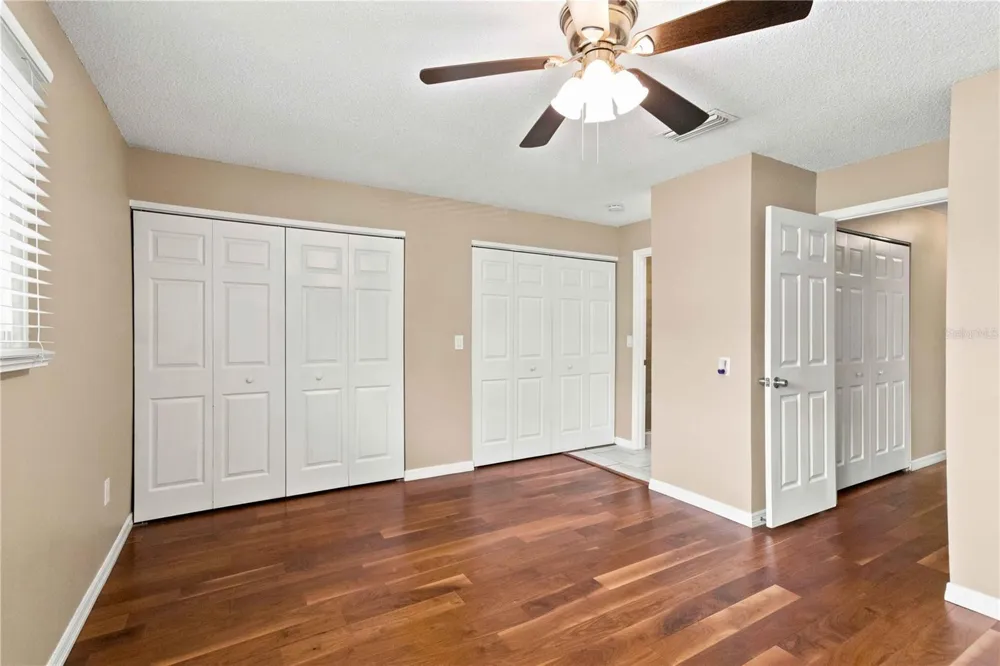 1006 LONGFELLOW COURT Sarasota, FL 34243