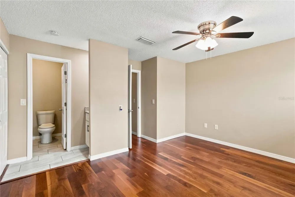 1006 LONGFELLOW COURT Sarasota, FL 34243