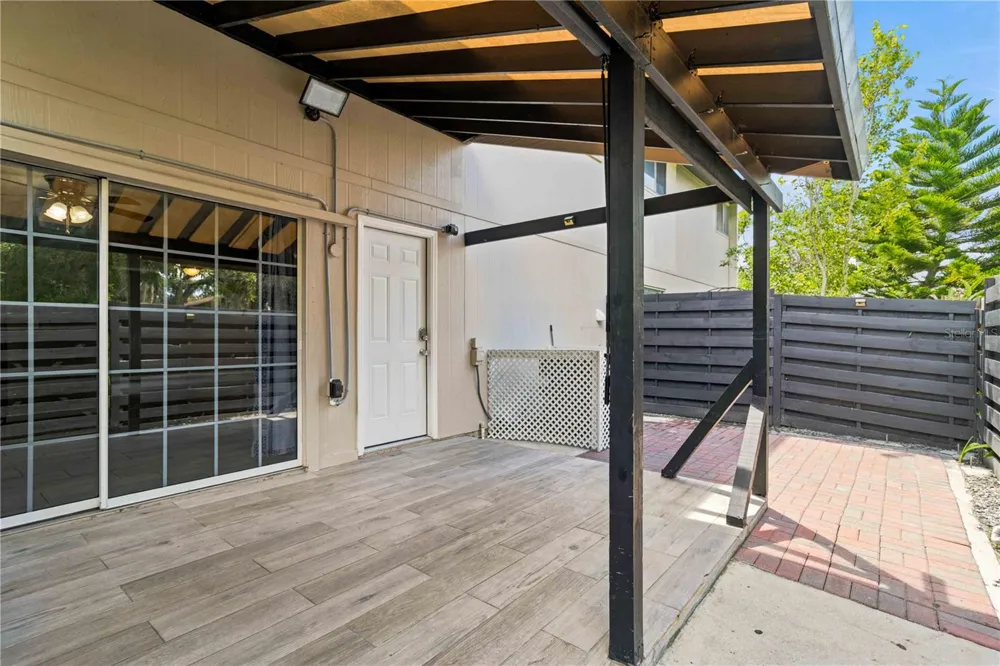 1006 LONGFELLOW COURT Sarasota, FL 34243
