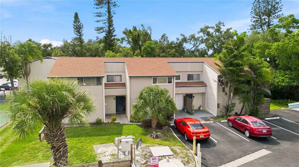1006 LONGFELLOW COURT Sarasota, FL 34243