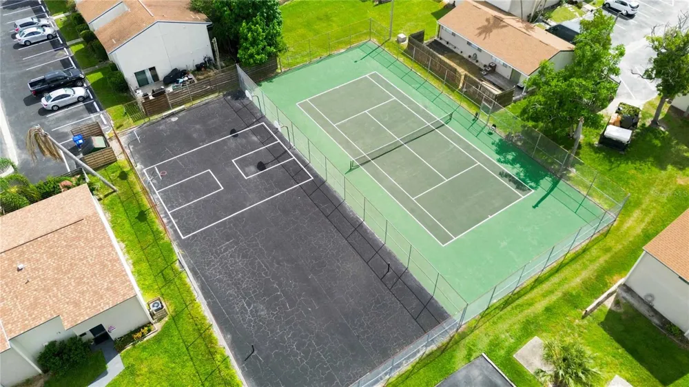 1006 LONGFELLOW COURT Sarasota, FL 34243