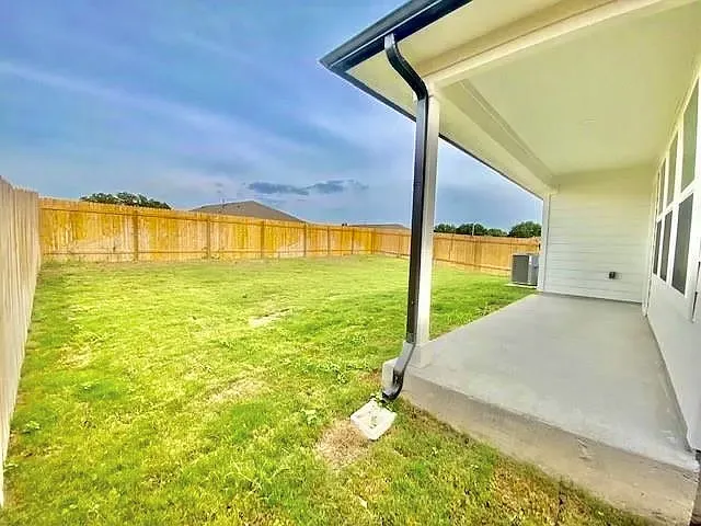 305 Darwin Place Lockhart, TX 78644