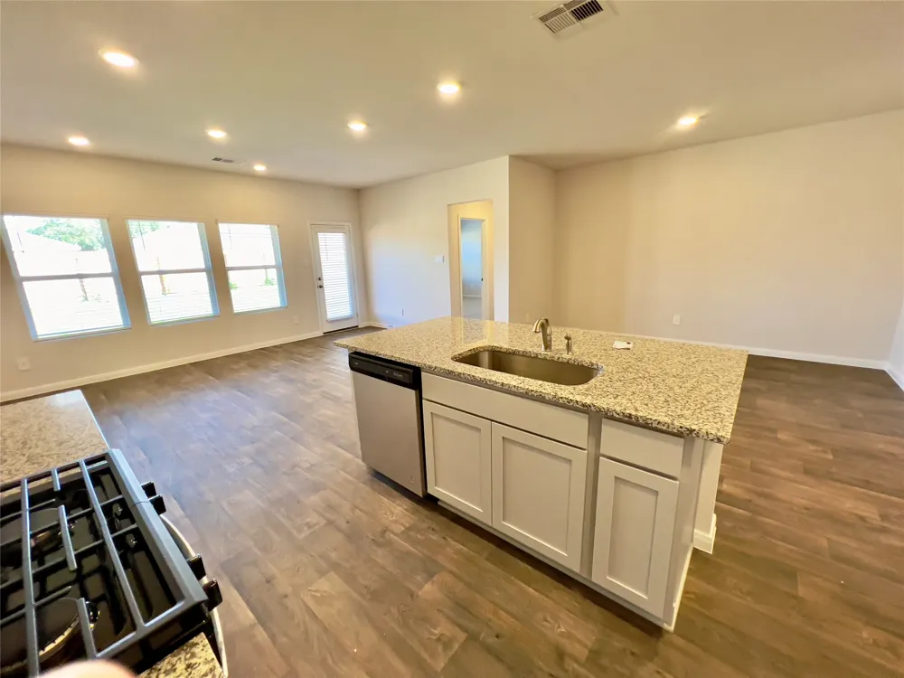 305 Darwin Place Lockhart, TX 78644