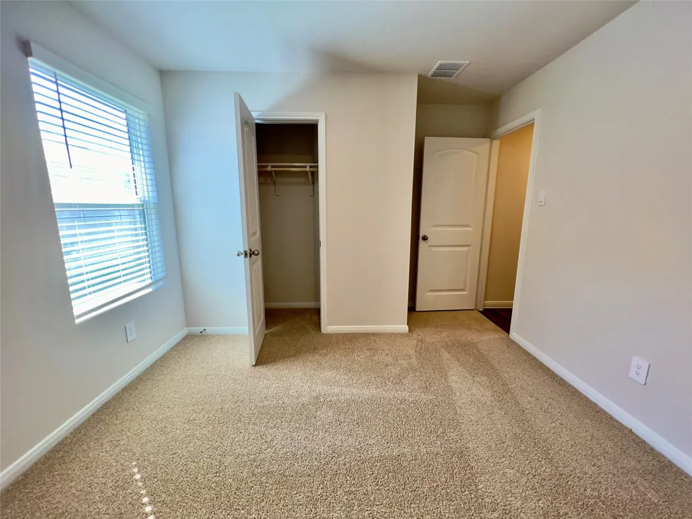 305 Darwin Place Lockhart, TX 78644