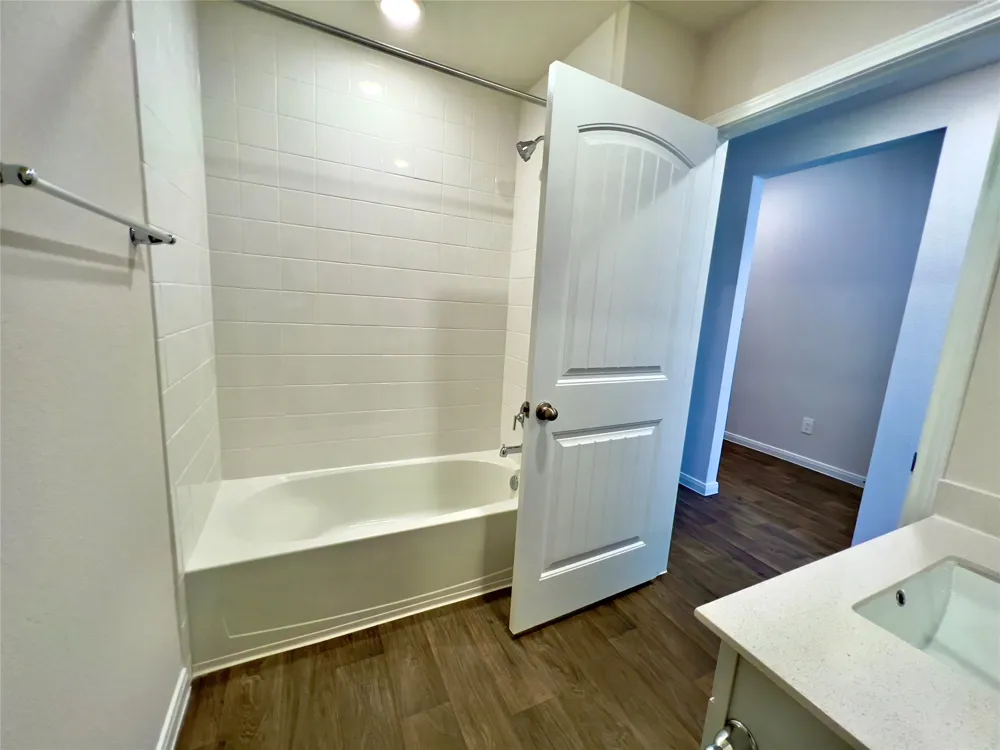 305 Darwin Place Lockhart, TX 78644