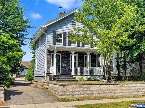 89 W Hamilton Avenue