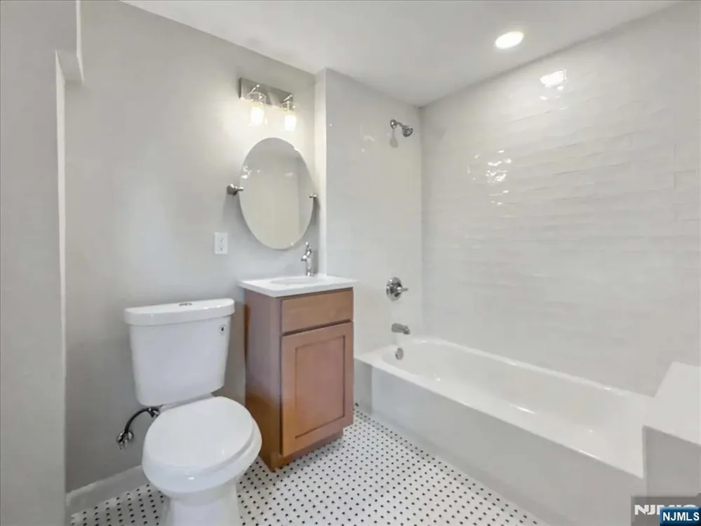 89 W Hamilton Avenue Englewood, NJ 07631
