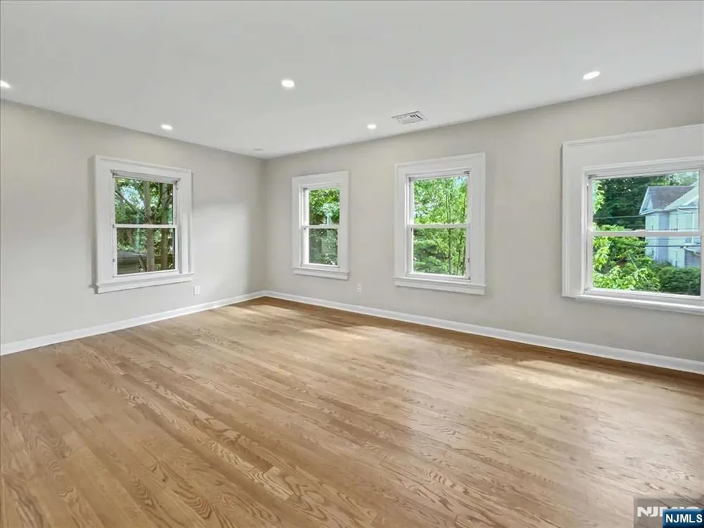 89 W Hamilton Avenue Englewood, NJ 07631