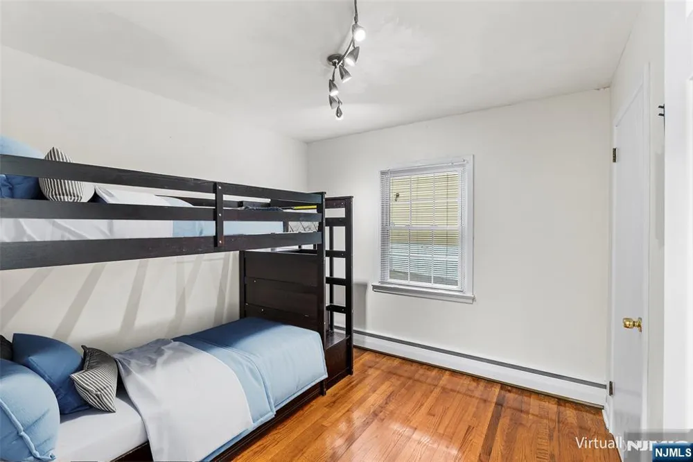 130 Vreeland Avenue Bloomingdale, NJ 07403