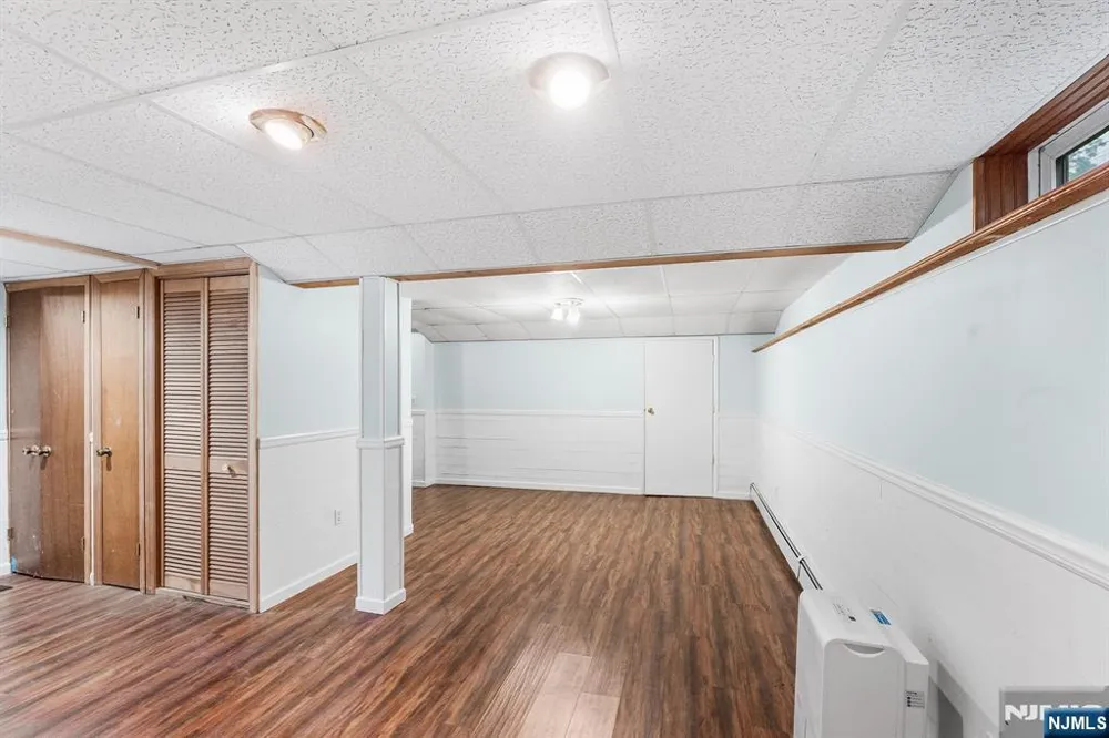 130 Vreeland Avenue Bloomingdale, NJ 07403