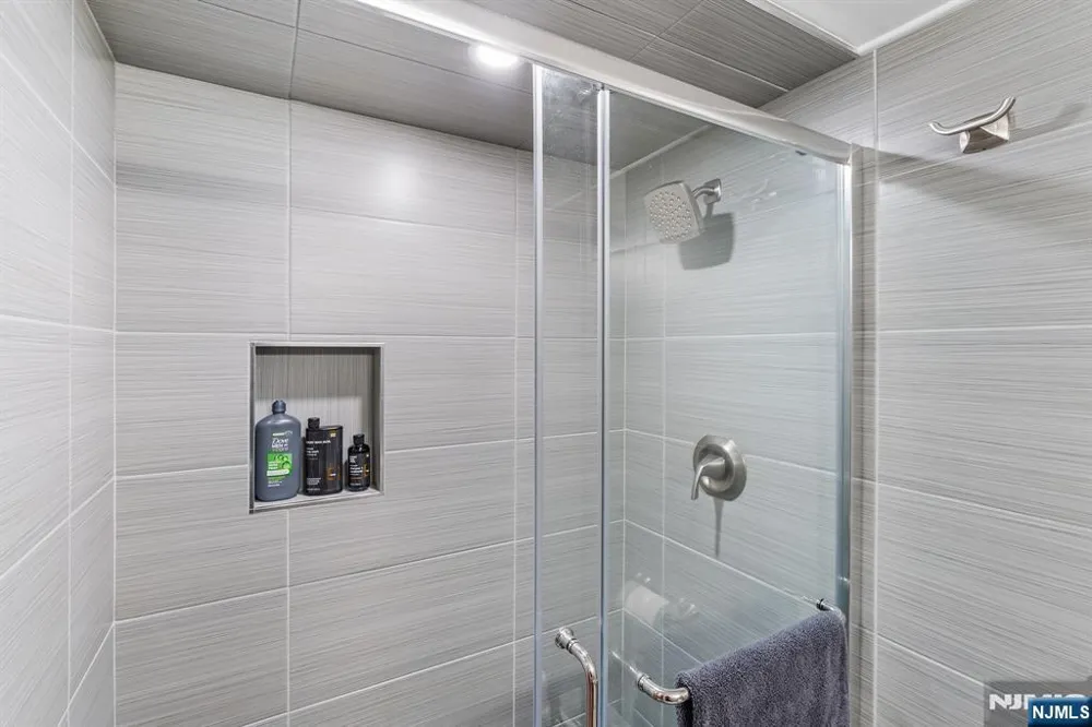 130 Vreeland Avenue Bloomingdale, NJ 07403