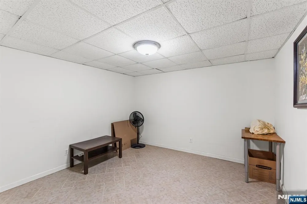 130 Vreeland Avenue Bloomingdale, NJ 07403