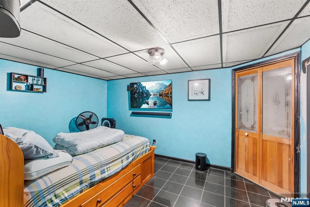 130 Vreeland Avenue Bloomingdale, NJ 07403