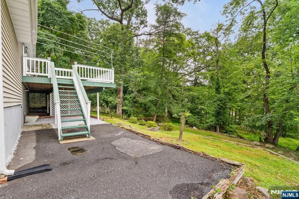 130 Vreeland Avenue Bloomingdale, NJ 07403
