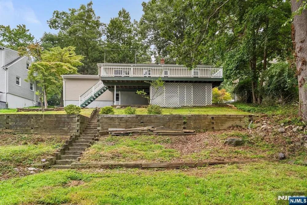 130 Vreeland Avenue Bloomingdale, NJ 07403