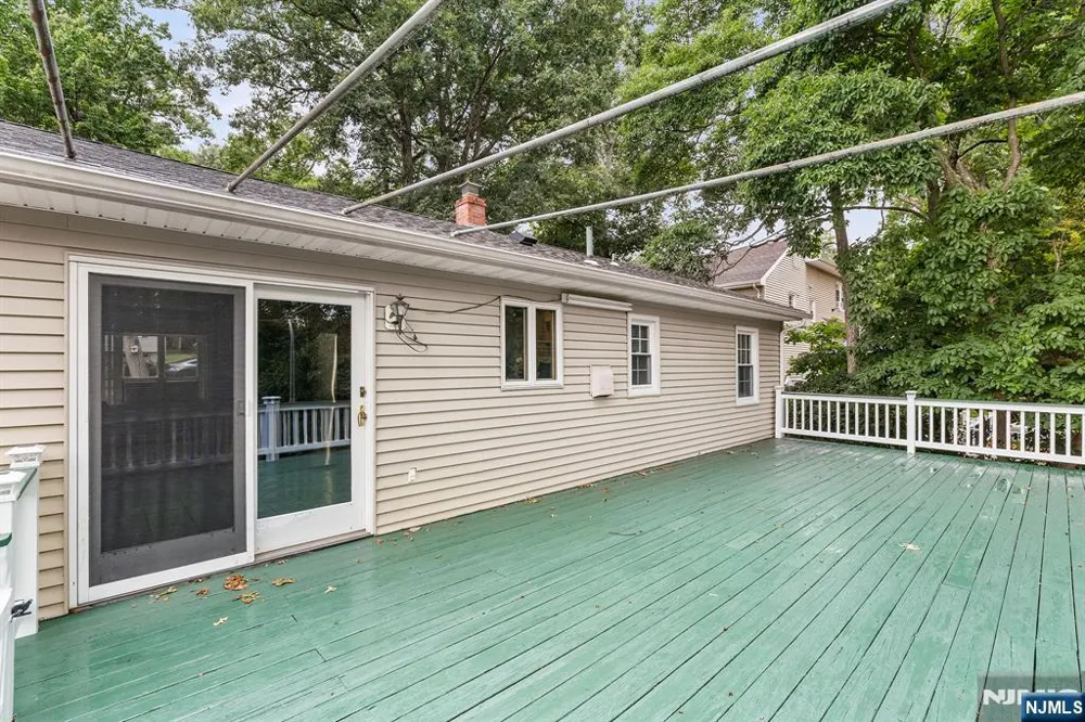 130 Vreeland Avenue Bloomingdale, NJ 07403