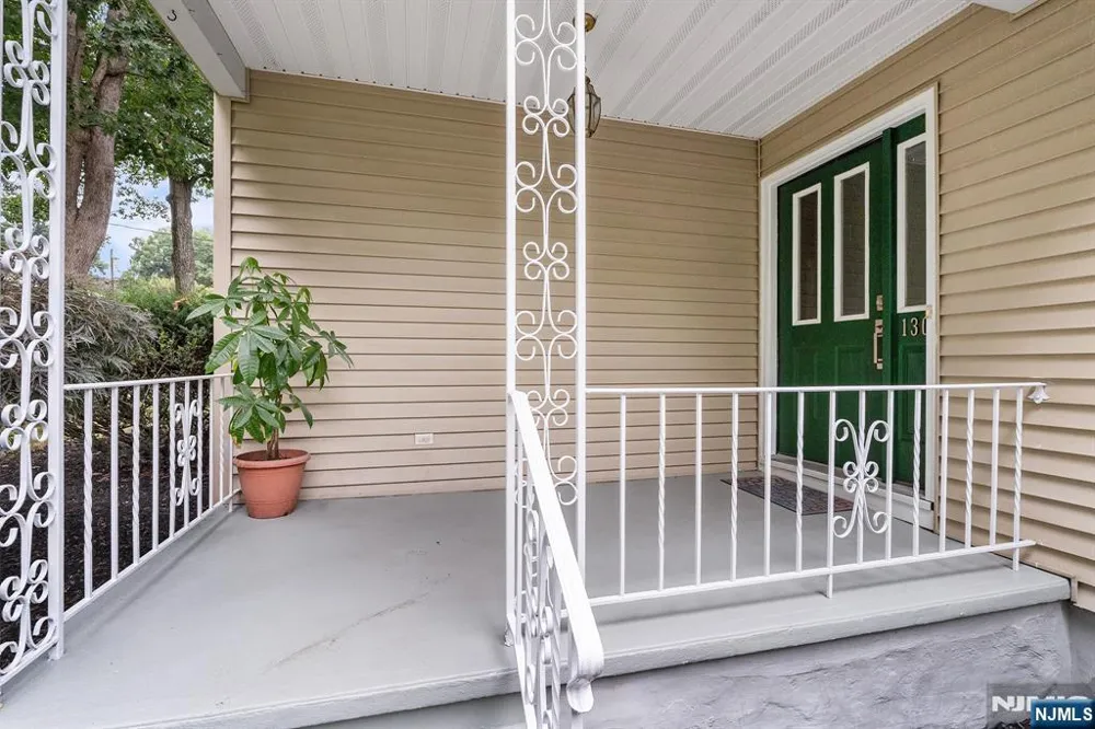 130 Vreeland Avenue Bloomingdale, NJ 07403