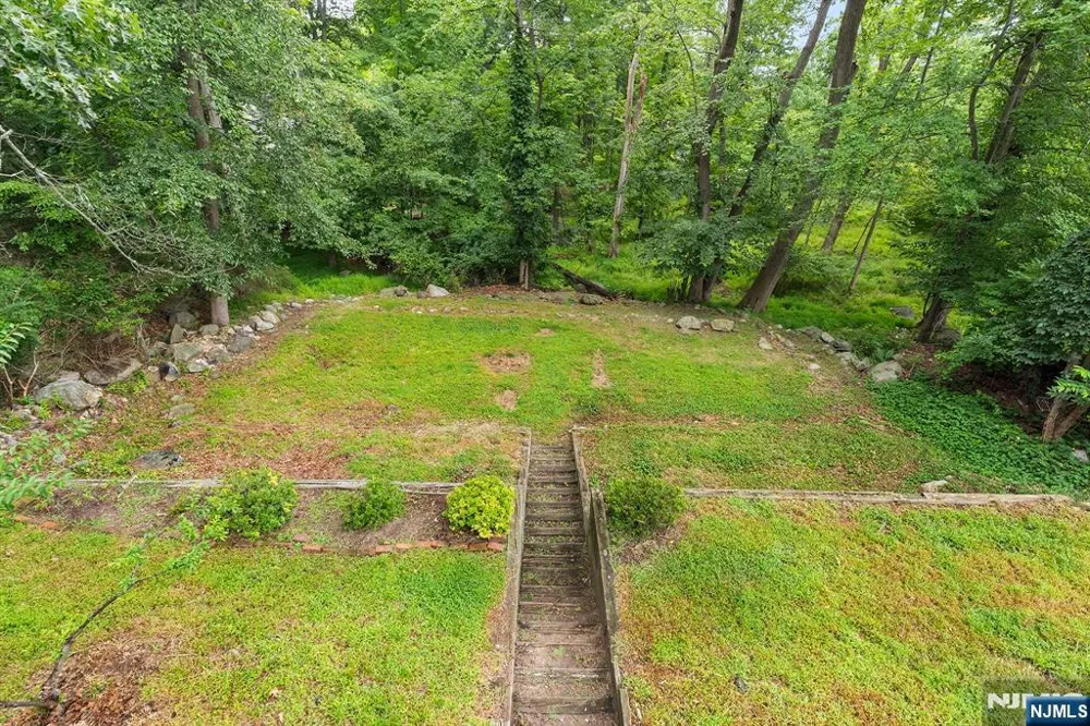 130 Vreeland Avenue Bloomingdale, NJ 07403