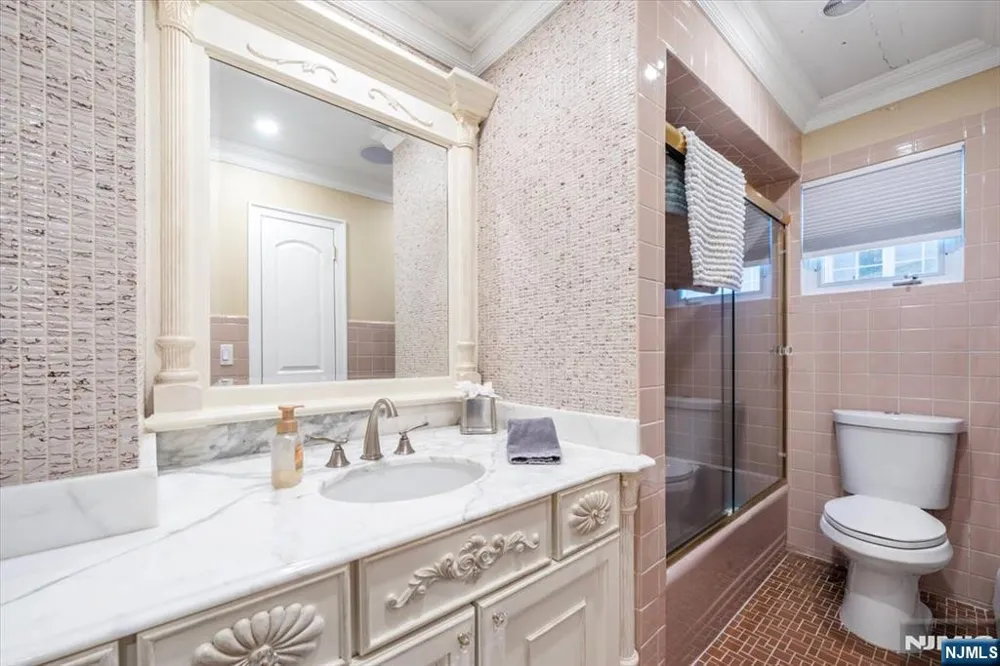 535 Willow Avenue Lyndhurst, NJ 07071