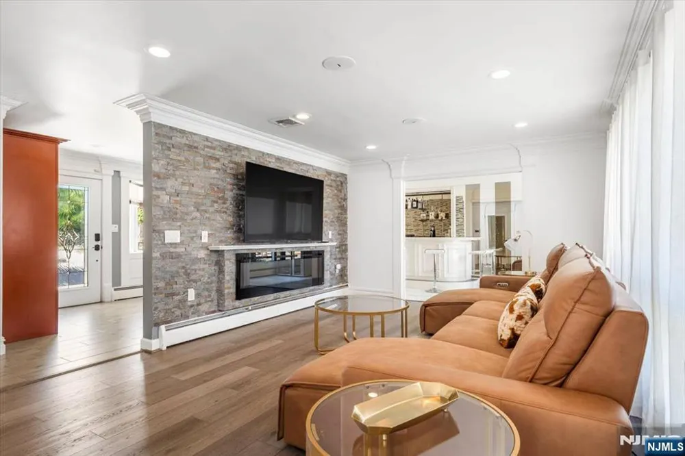 535 Willow Avenue Lyndhurst, NJ 07071