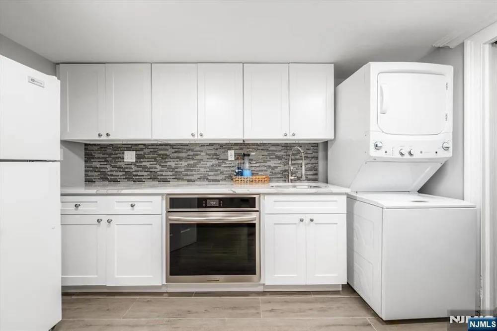 535 Willow Avenue Lyndhurst, NJ 07071